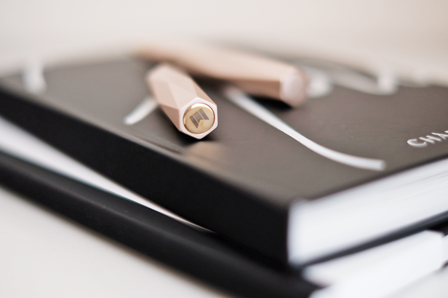 【人気✨】「COMMITTED」本気で取り組む自分探し (TRUE-SELF + DAILY + PEN) 税込【送料無料!】